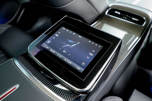 Rear Seat Entertainment of هونشي إتش 9