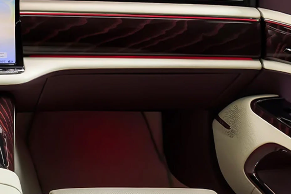 Hongqi Guoya Glove Box
