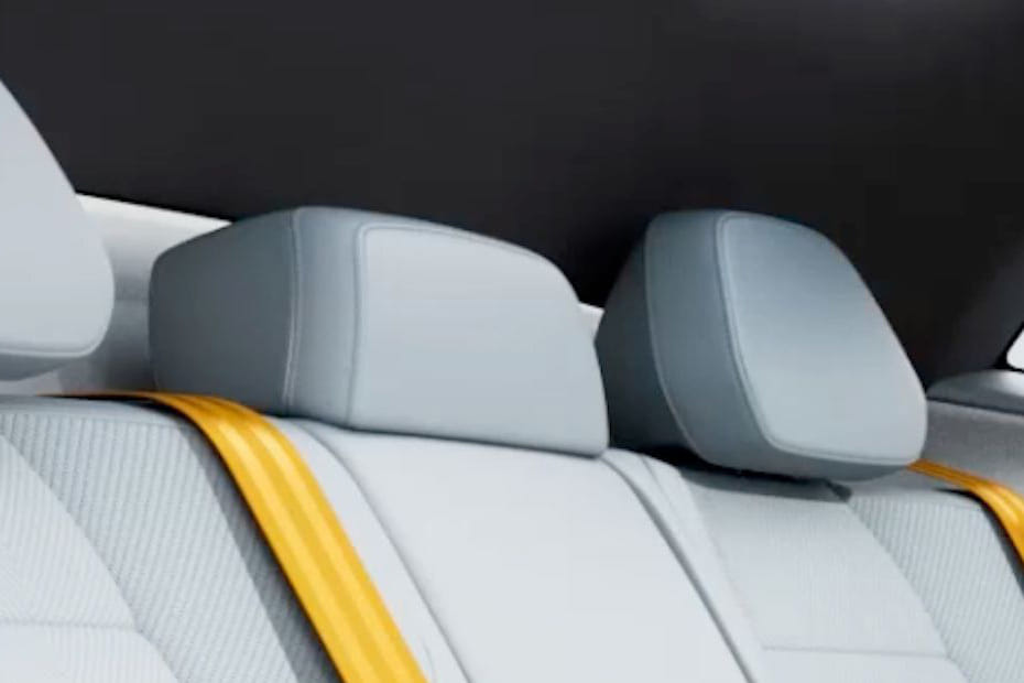 ٤ Rear Seat Head rest