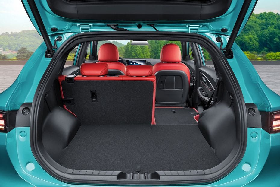 Folding Seats of فورثينج تي 5 إيفو