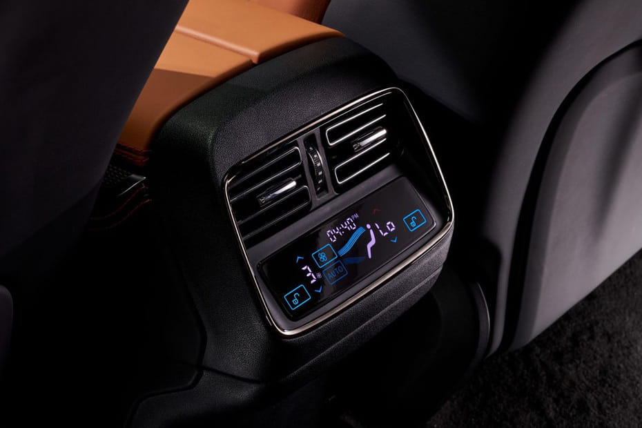 هان Rear AC Controls