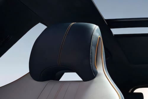 Song Plus Front Seat Headrest