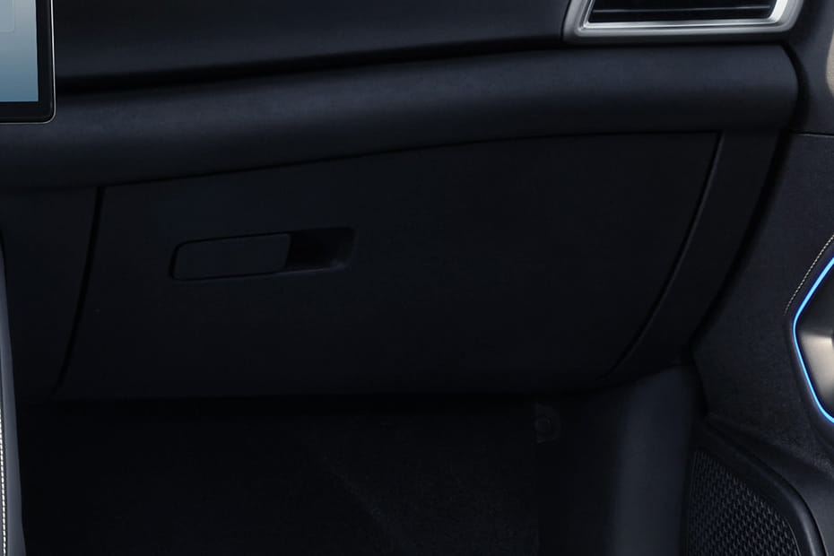 بي واي دي أتو 2 Glove Box