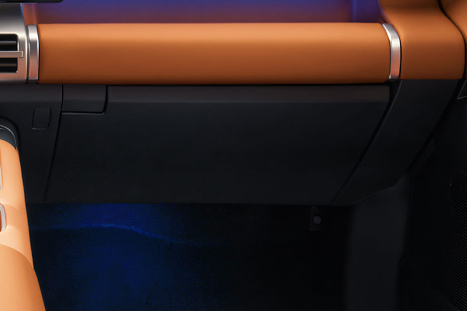 بي واي دي تي آي 7 Glove Box
