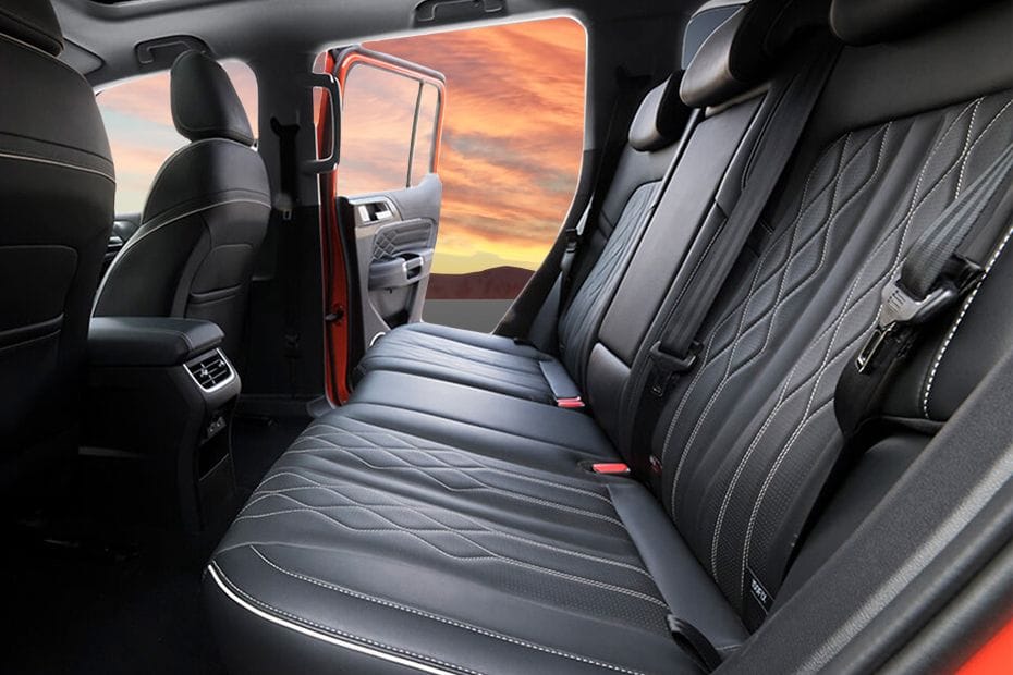 تانك 300 Rear Seats