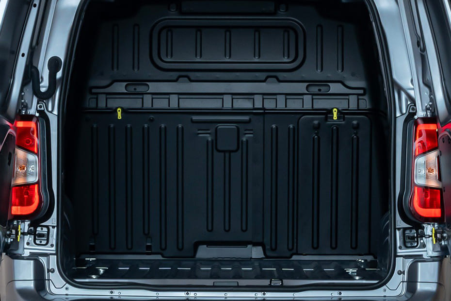 Storage Closer View of فيات دوبلو