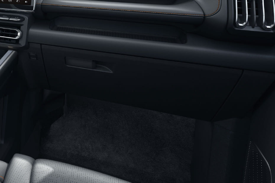 جيتور T1 Glove Box