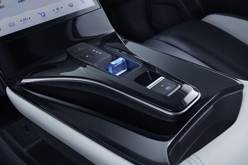 Center Controls of Dongfeng Mage