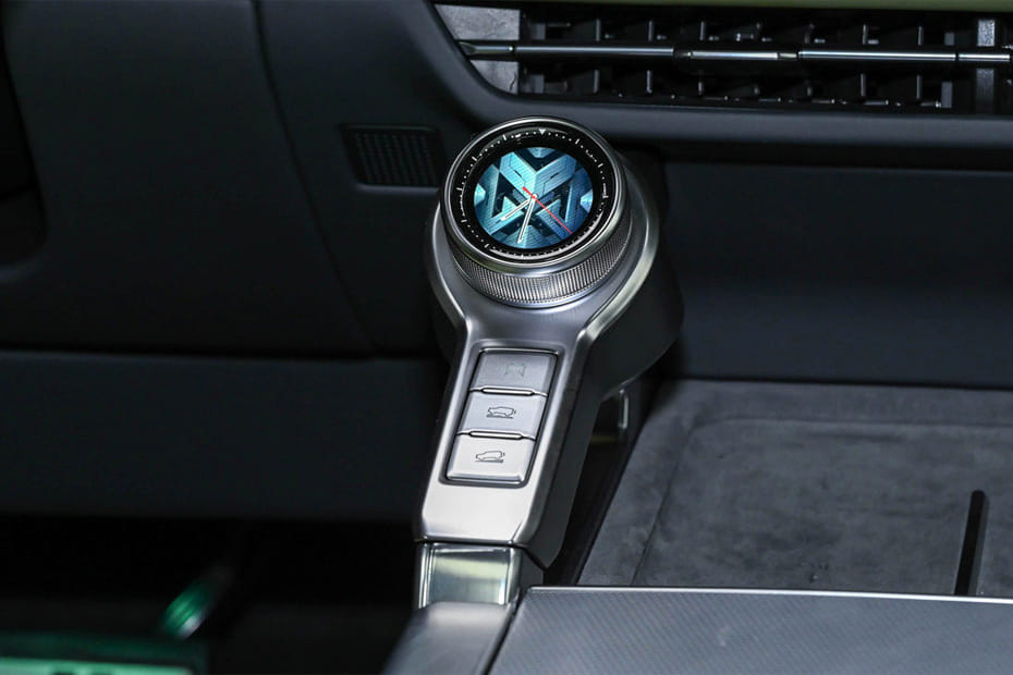 Center Controls of Dongfeng Warrior M817