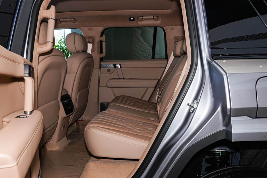 دونج فينج واريور M817 Rear Seats