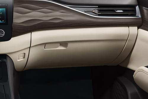 دونج فينج ريتش 7 Glove Box