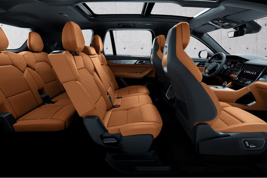 لينك اند كو 9 Front And Rear Seats Together