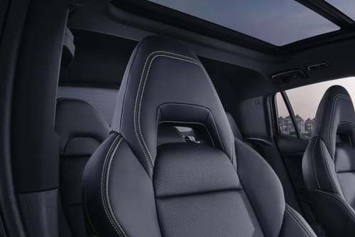 06 Front Seat Headrest