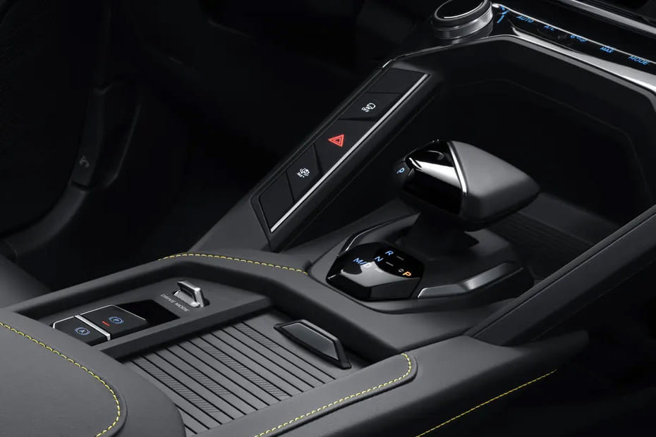 LYNK&CO 06 Gear Shifter