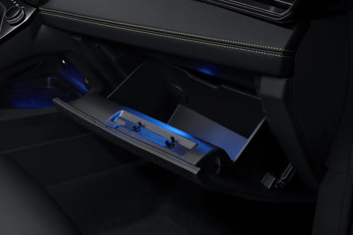 LYNK&CO 06 Glove Box Open