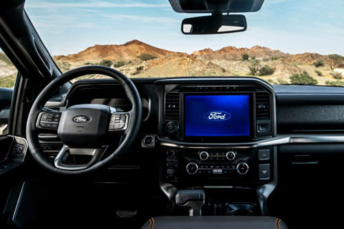 Dashboard View of اف-150 رابتر