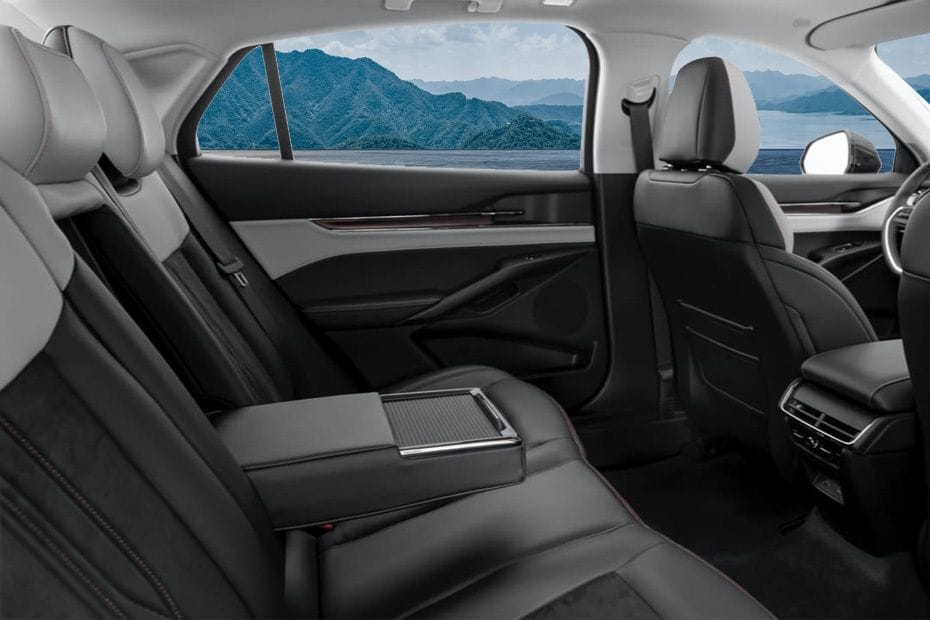 فورد تورس Rear Seats