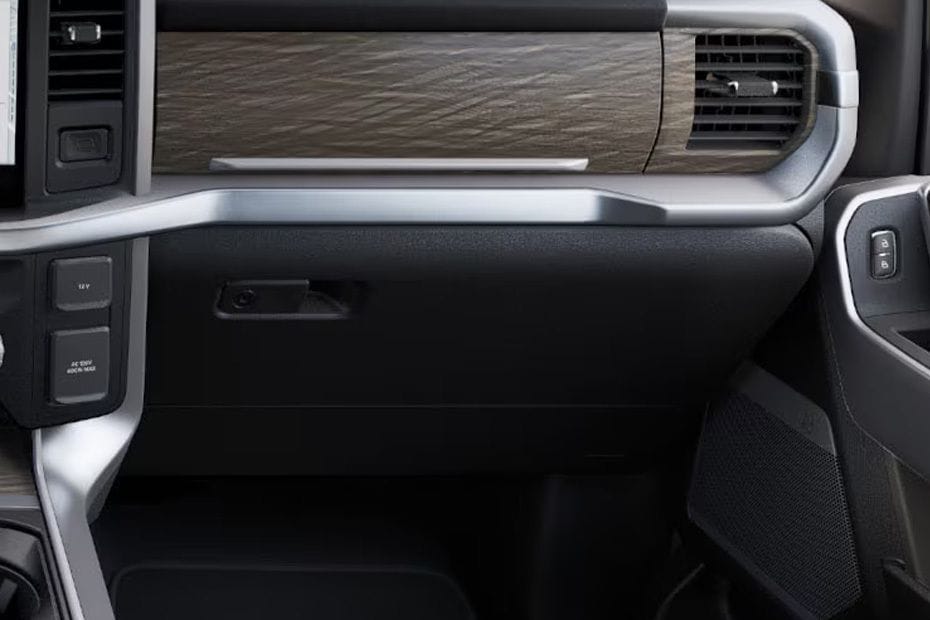 فورد F-150 (2026) Glove Box