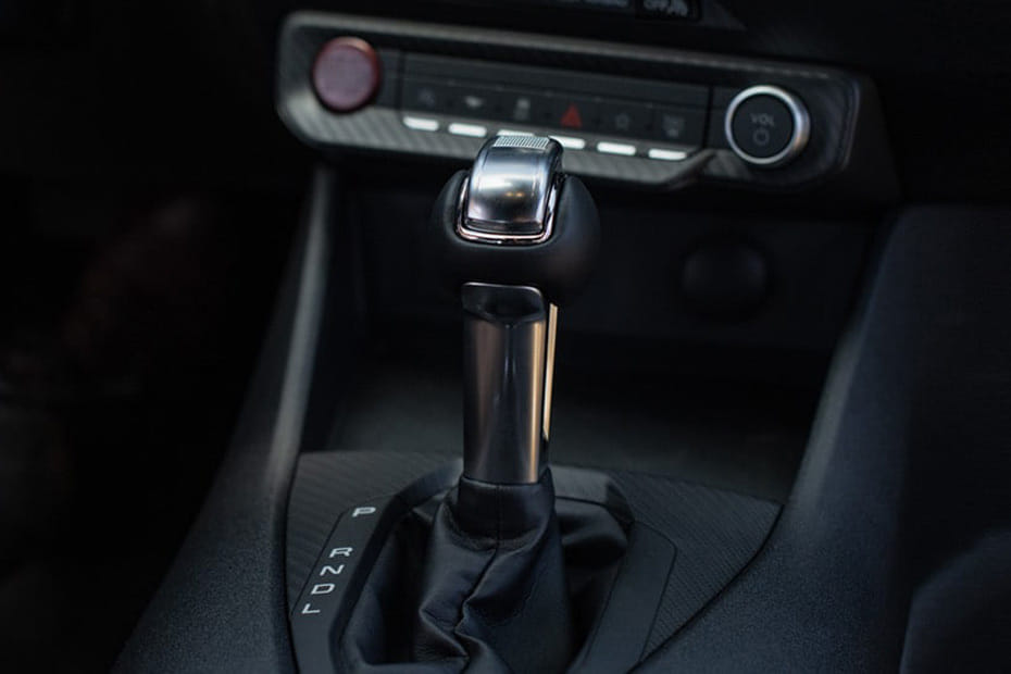 Ford Mustang Gear Shifter in Saudi Arabia