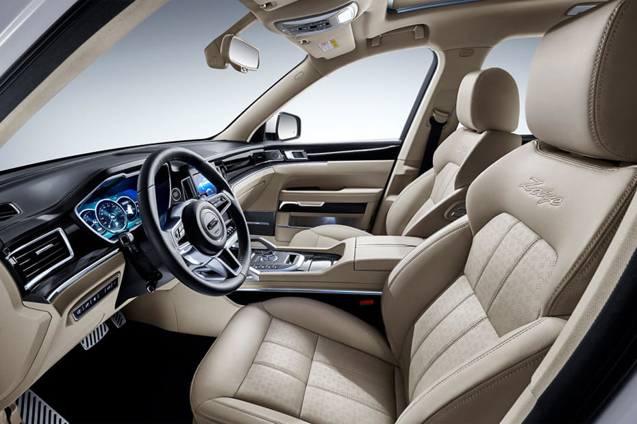T700L Front Seats