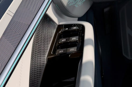 ZEEKR 001 Drivers Side In Side Door Controls