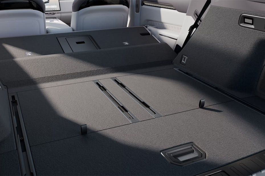 Folding Seats of زيكر ٧ إكس