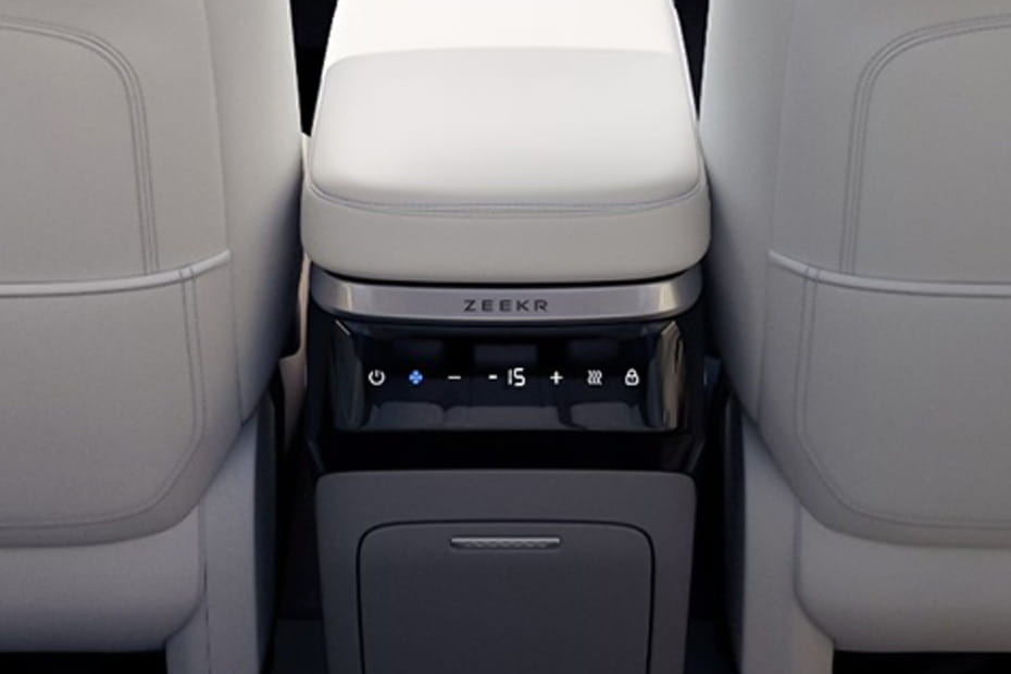 ٧ إكس Rear AC Controls