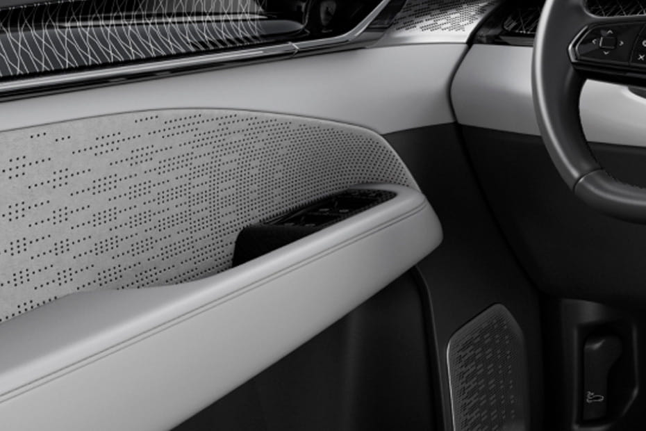 ZEEKR 009 Drivers Side In Side Door Controls