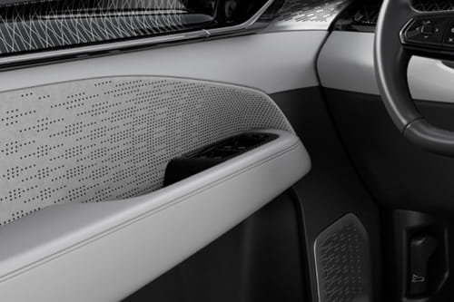 ZEEKR 009 Drivers Side In Side Door Controls