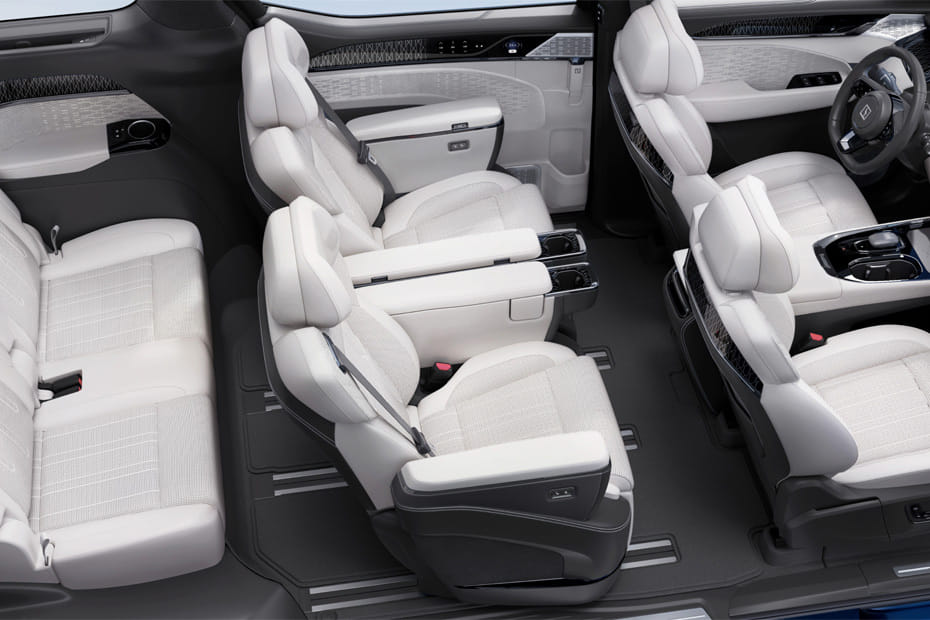 ZEEKR 009 Front And Rear Seats Together