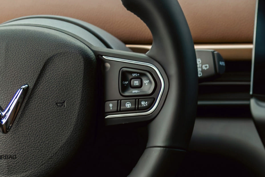 فينفاست VF6 Multi Function Steering
