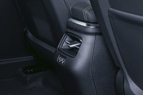 VF6 Rear AC Controls