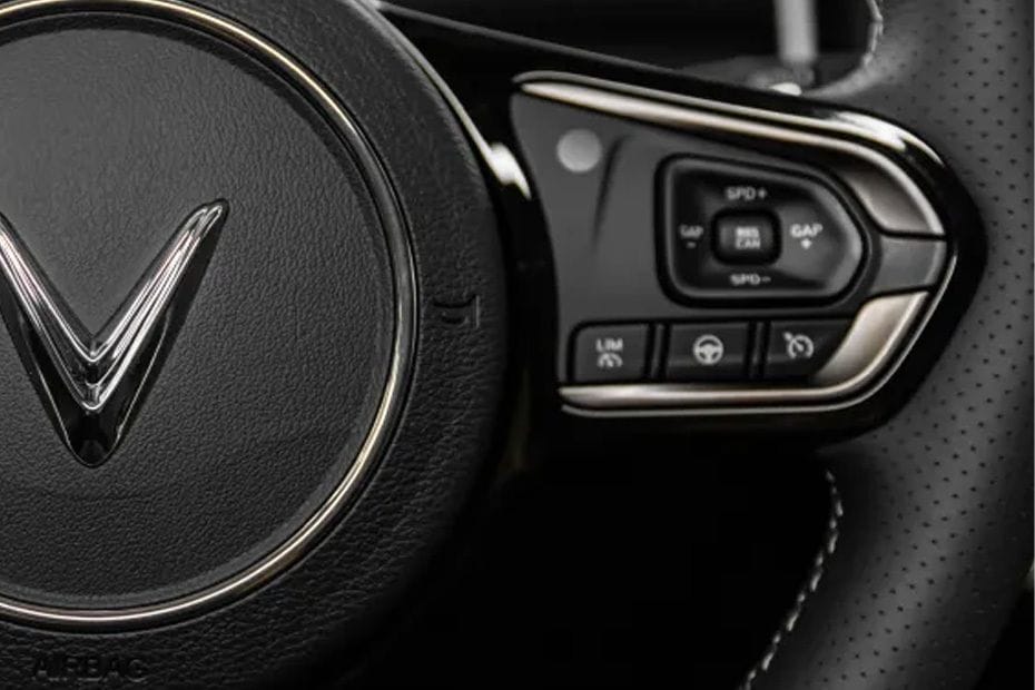 VINFAST VF8 Multi Function Steering