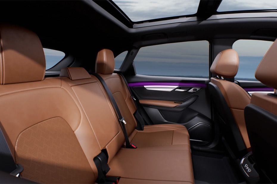 فينفاست VF8 Rear Seats