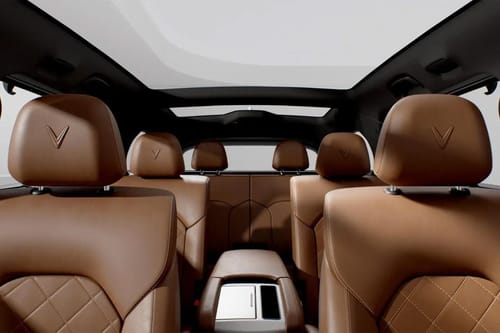 فينفاست VF9 Front And Rear Seats Together