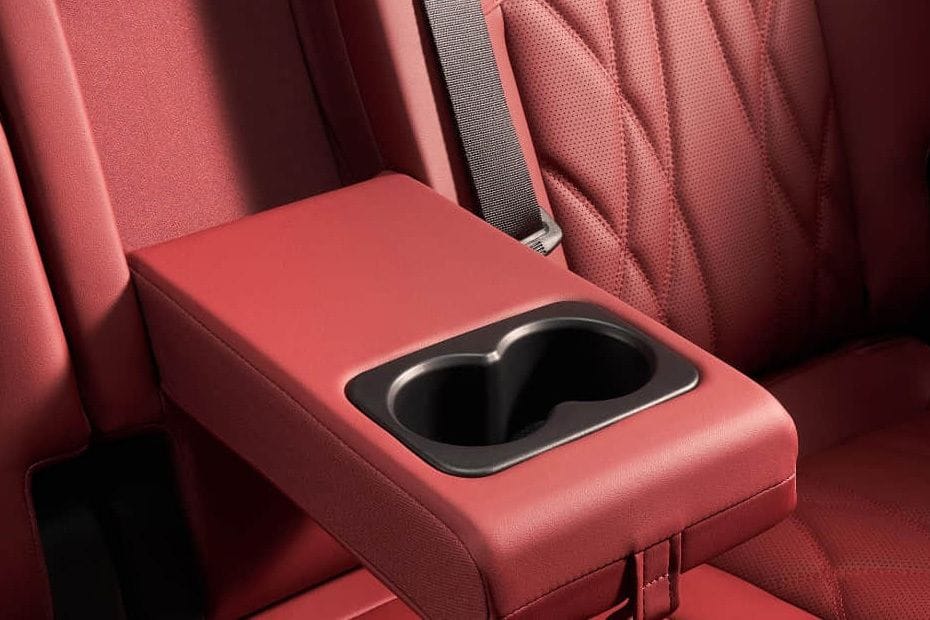 S07 Armrest Rear