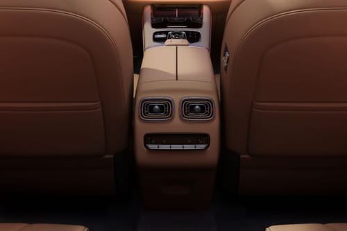 J8 Rear AC Controls