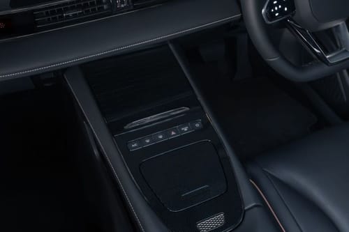 E5 Front Center Divider