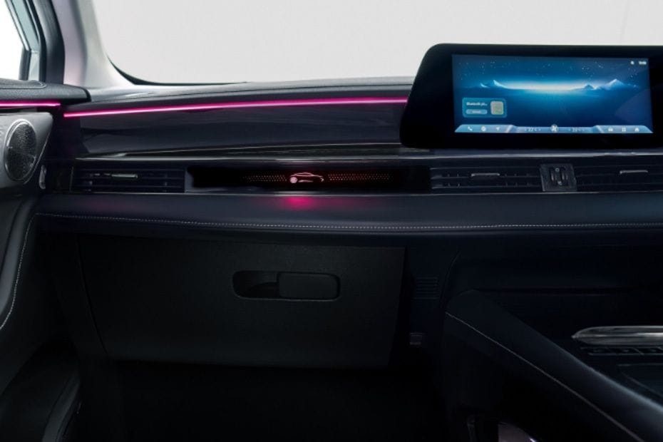 OMODA E5 Glove Box