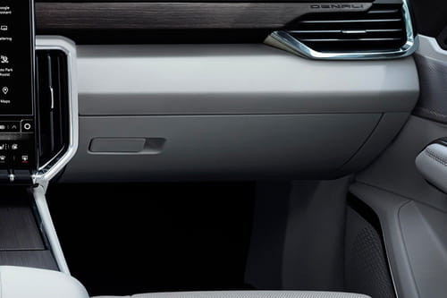 جي إم سي أكاديا Glove Box