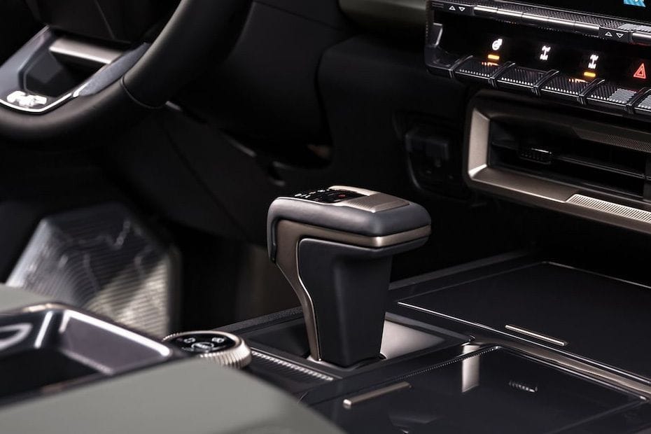 جي إم سي هامر إي في Gear Shifter