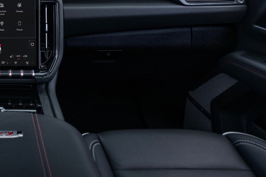 جي إم سي يوكون  Glove Box