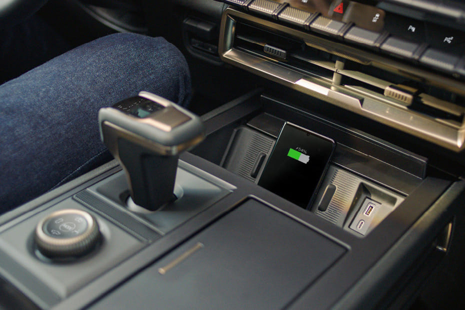 Power Accessories Outlet View of GMC Hummer EV Pickup