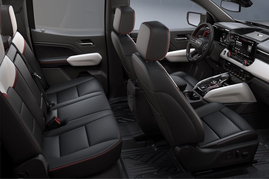 جي إم سي كانيون Front And Rear Seats Together