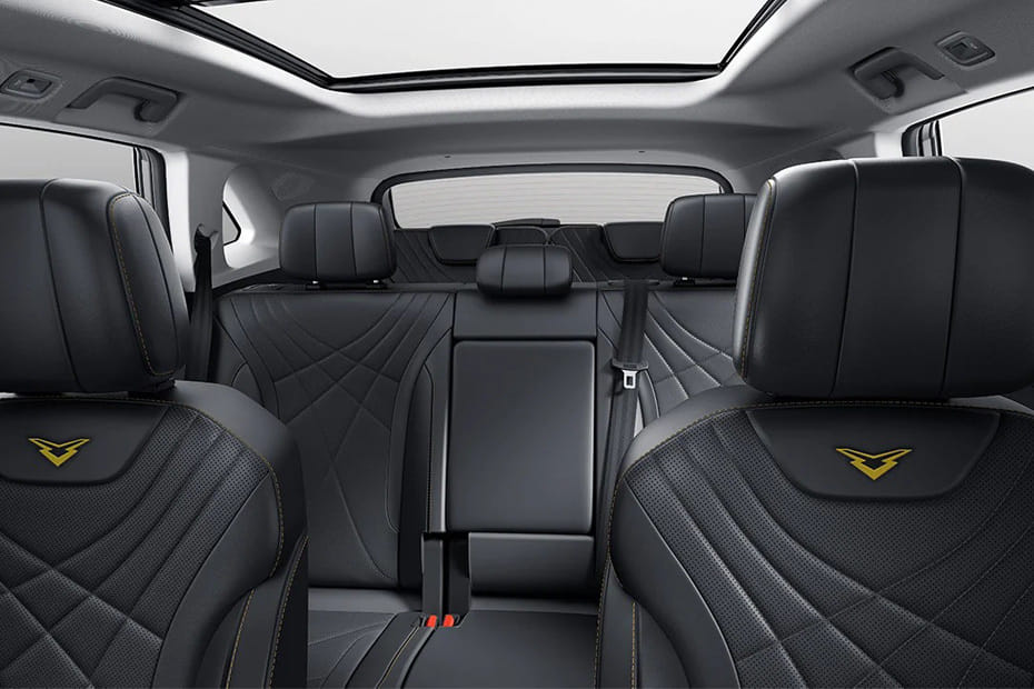 Kaiyi X7 Front And Rear Seats Together