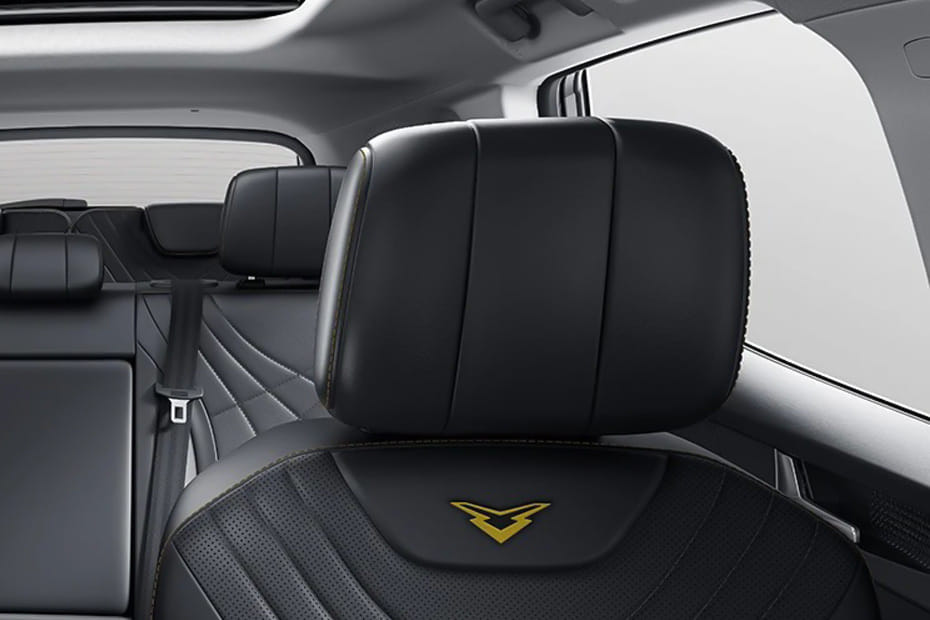 إكس ٧ Front Seat Headrest في العربيةالسعودية