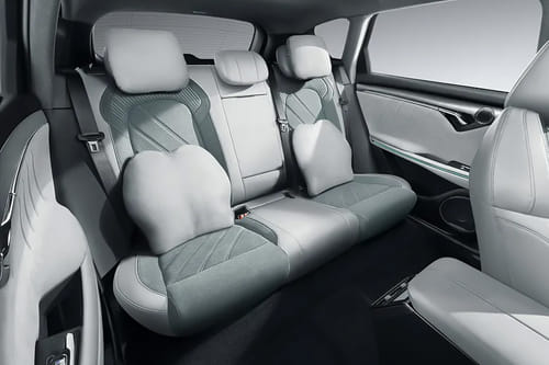 فوياه فري Rear Seats