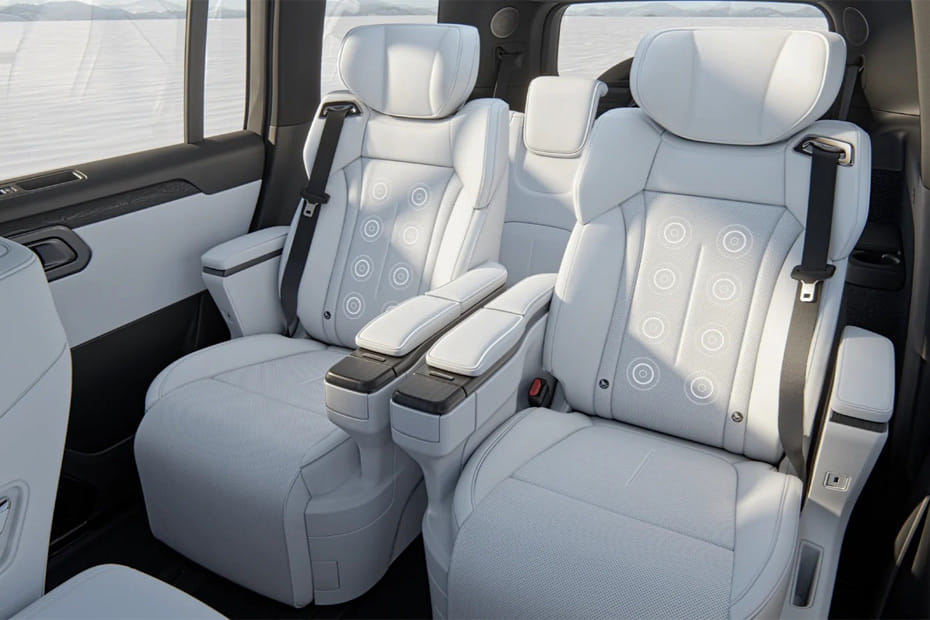 روكس 01 Rear Seats