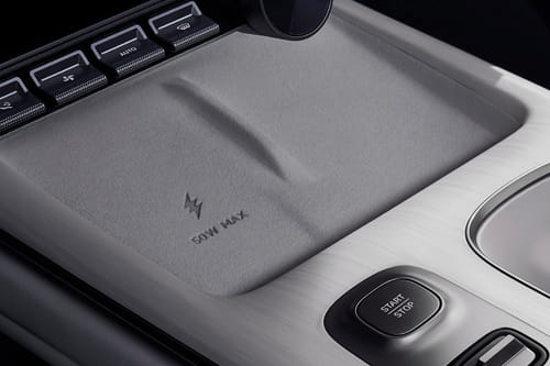 Power Accessories Outlet View of شاومي إس يو 7