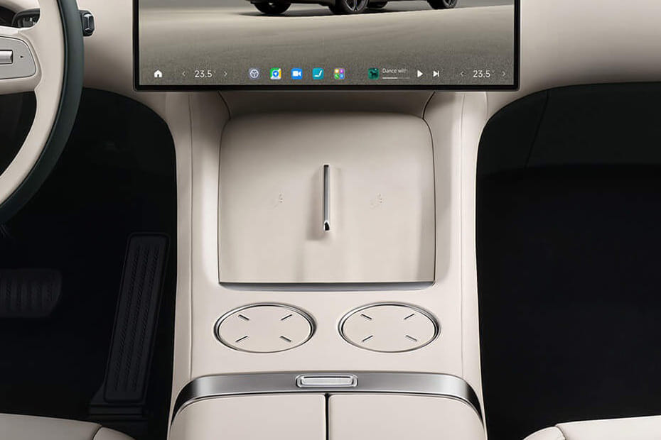 واي يو 7 Cup Holders